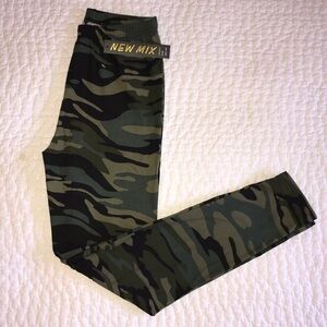 NWT New Mix Camo Leggings